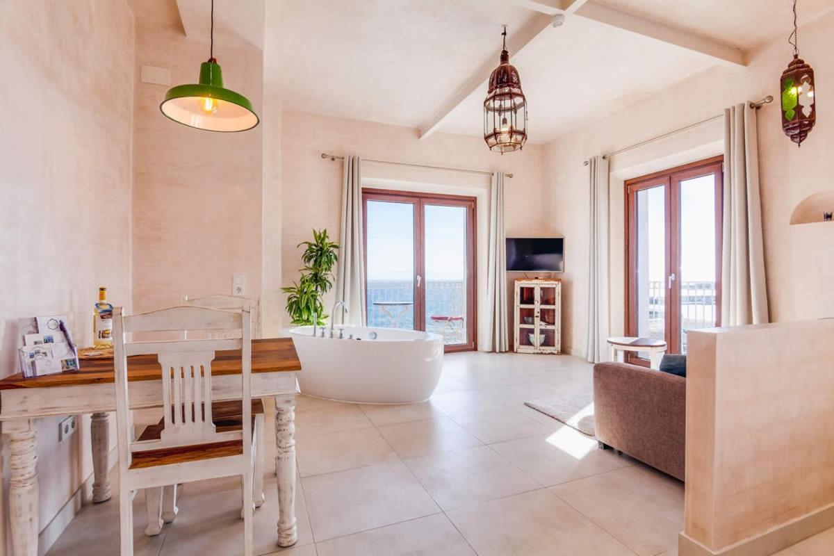 Apartamentos La Residencia طريفة المظهر الخارجي الصورة